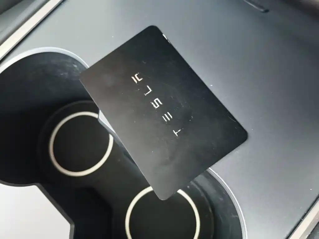 Tesla Model 3 — миниатюра 9