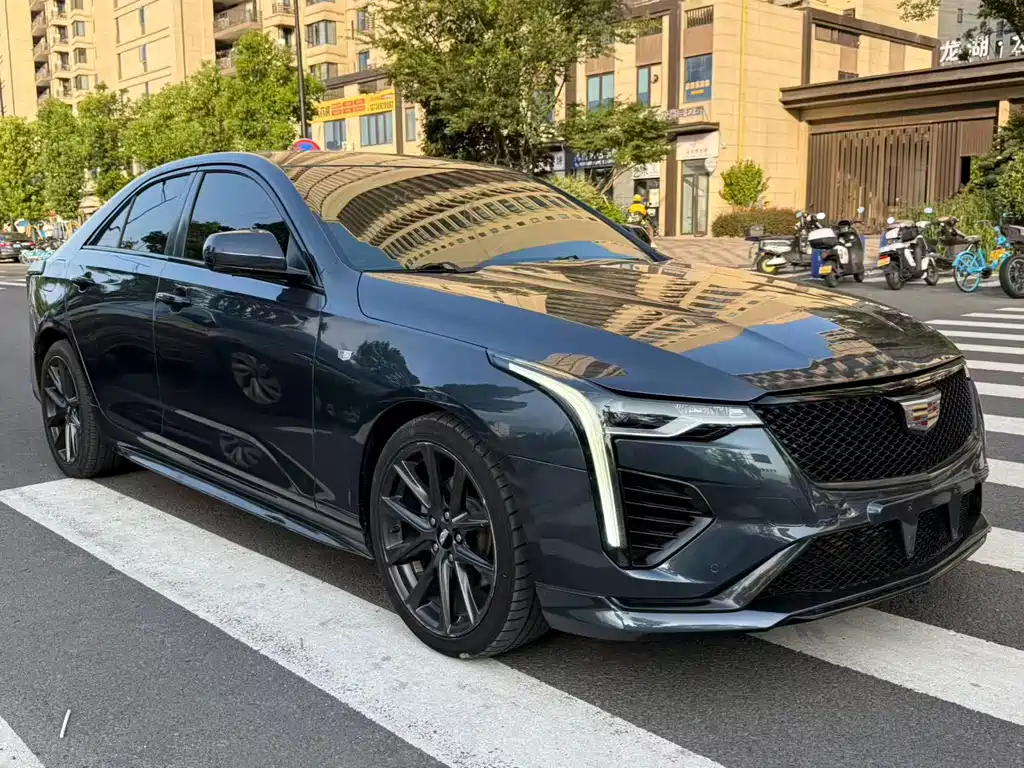 Cadillac CT4 - фото 3