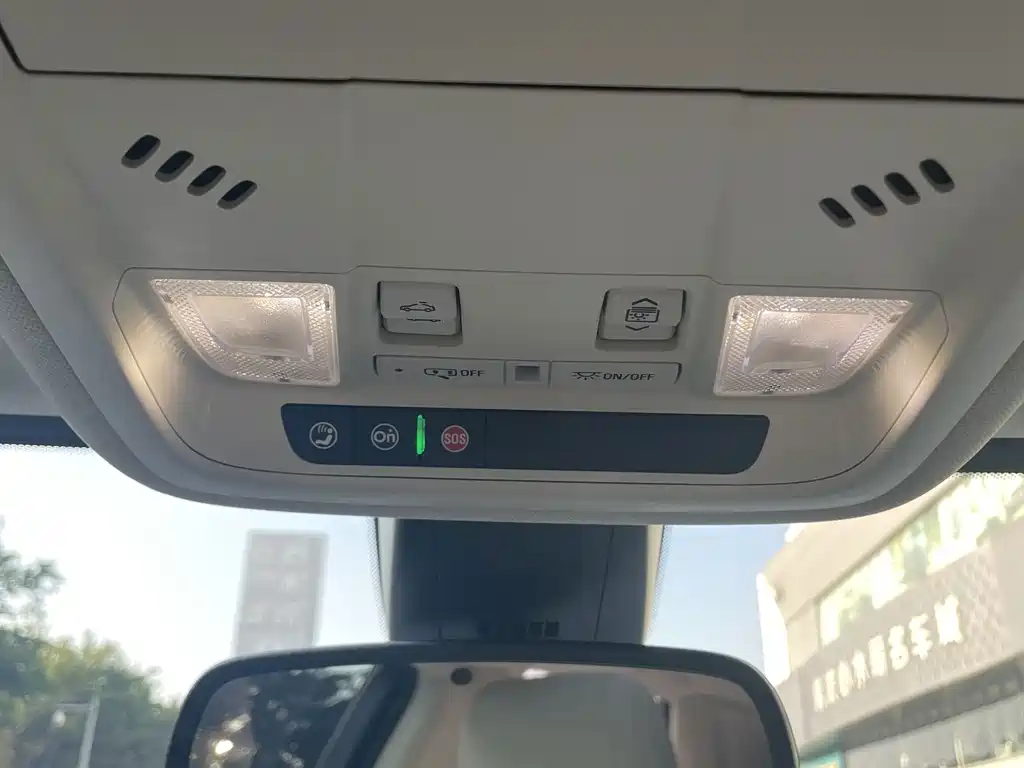 Cadillac XT5 — миниатюра 16