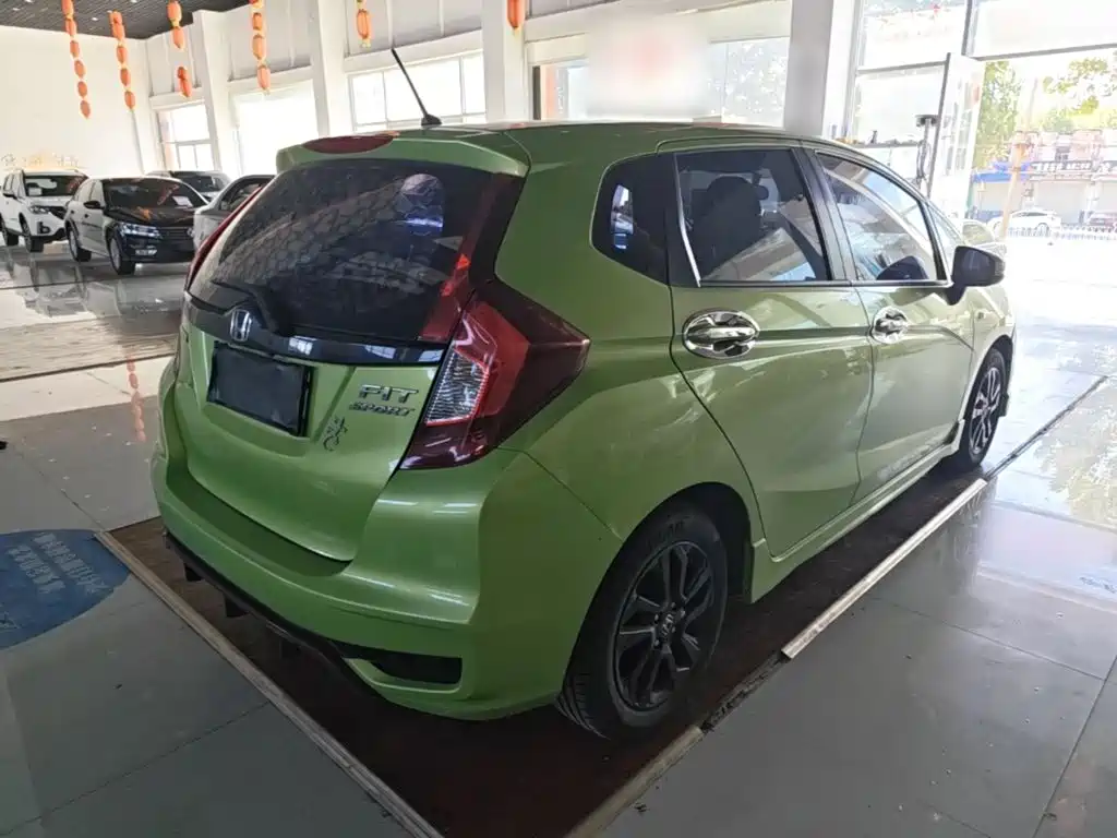 Honda Fit — миниатюра 7