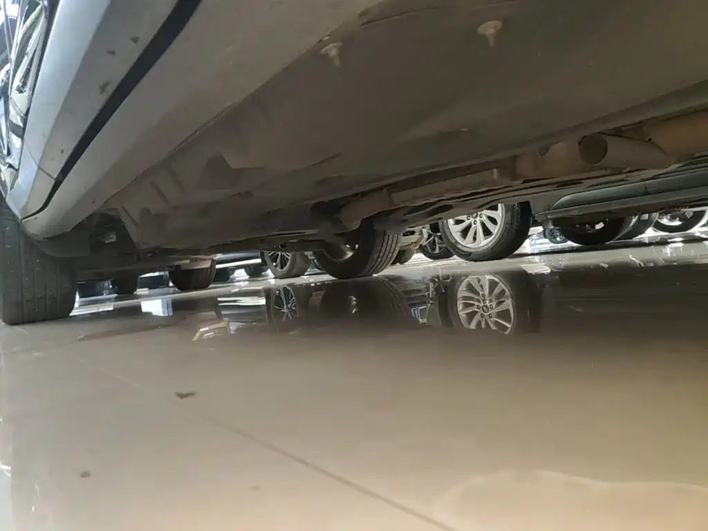 Jeep Grand Commander — миниатюра 21