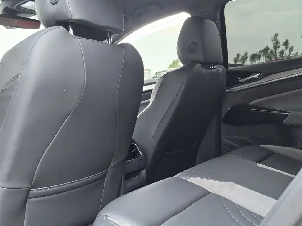 Volkswagen ID.4 Crozz — миниатюра 5