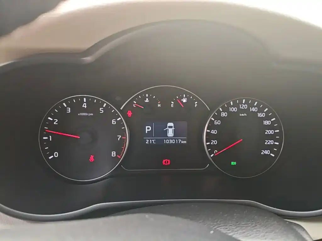 Kia Carens — миниатюра 12