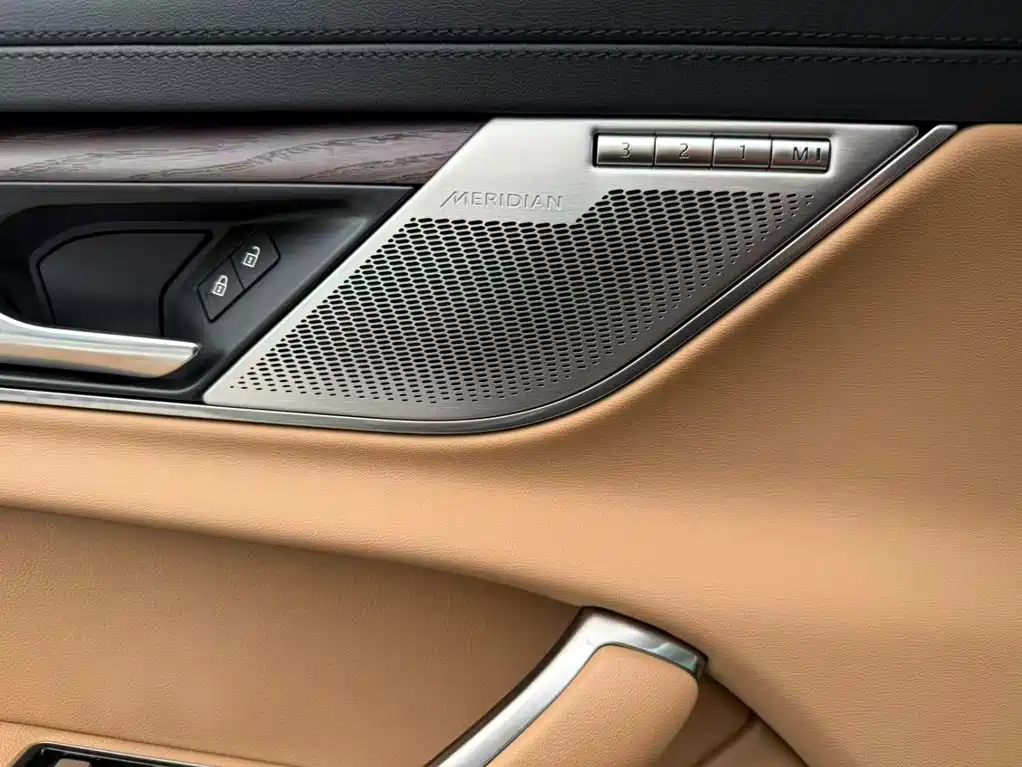 Jaguar XFL — миниатюра 12