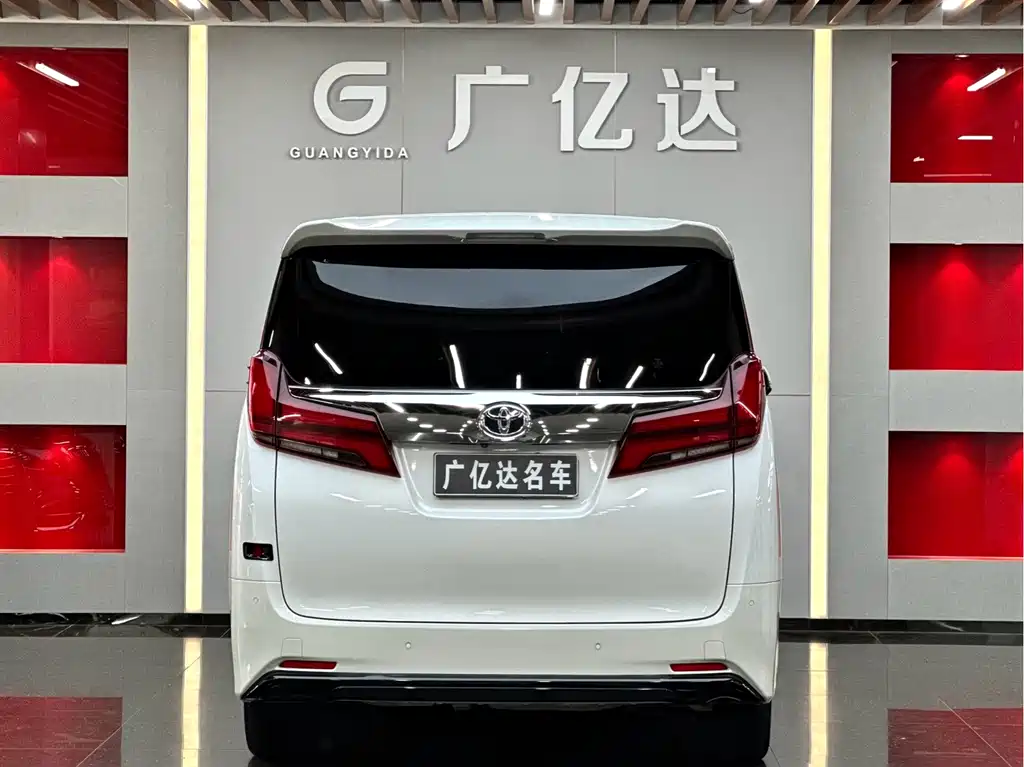 Toyota Alphard — миниатюра 24