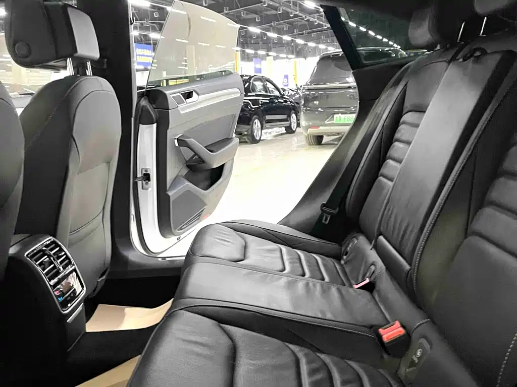 Volkswagen CC — миниатюра 8
