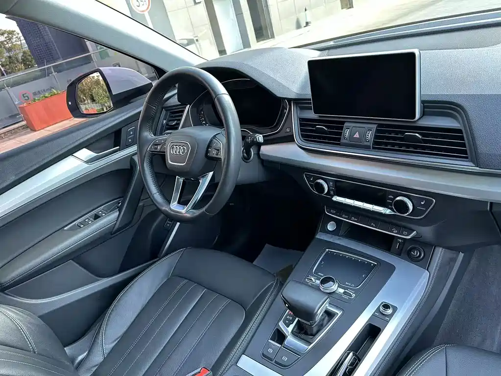 Audi Q5L — миниатюра 32