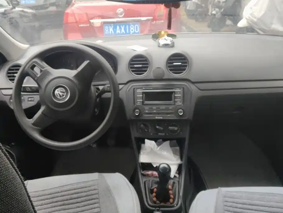 Volkswagen Jetta — миниатюра 12
