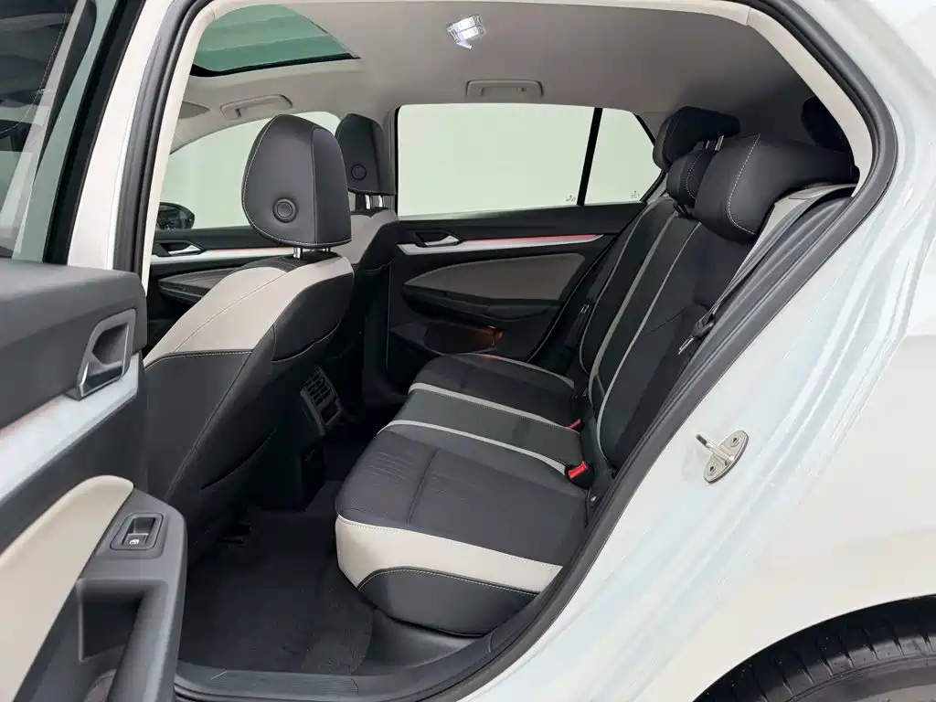 Volkswagen Golf — миниатюра 17