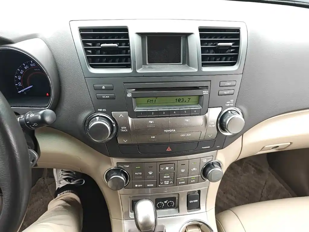 Toyota Highlander — миниатюра 18