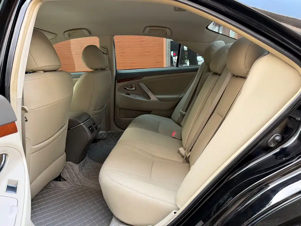 Toyota Camry — миниатюра 7