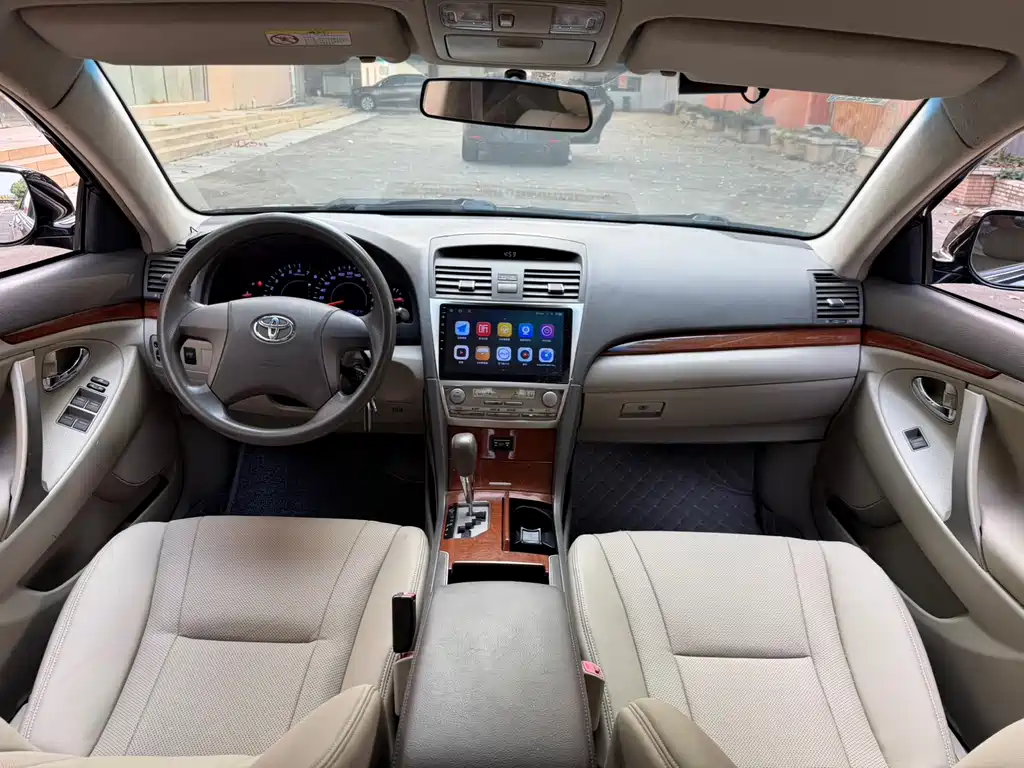 Toyota Camry — миниатюра 11