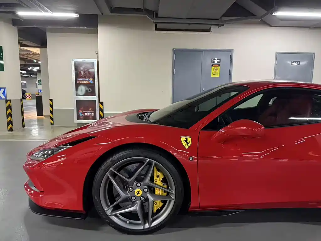 Ferrari F8 — миниатюра 6