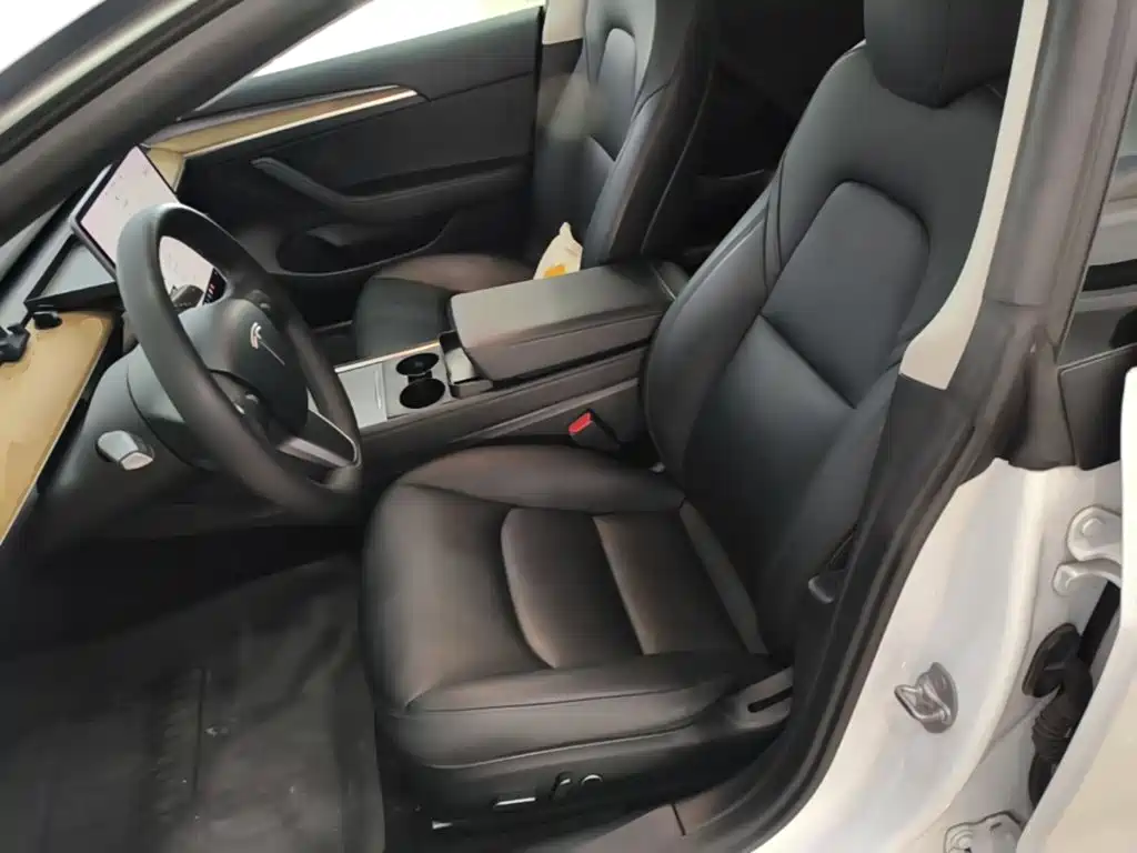 Tesla Model 3 — миниатюра 15