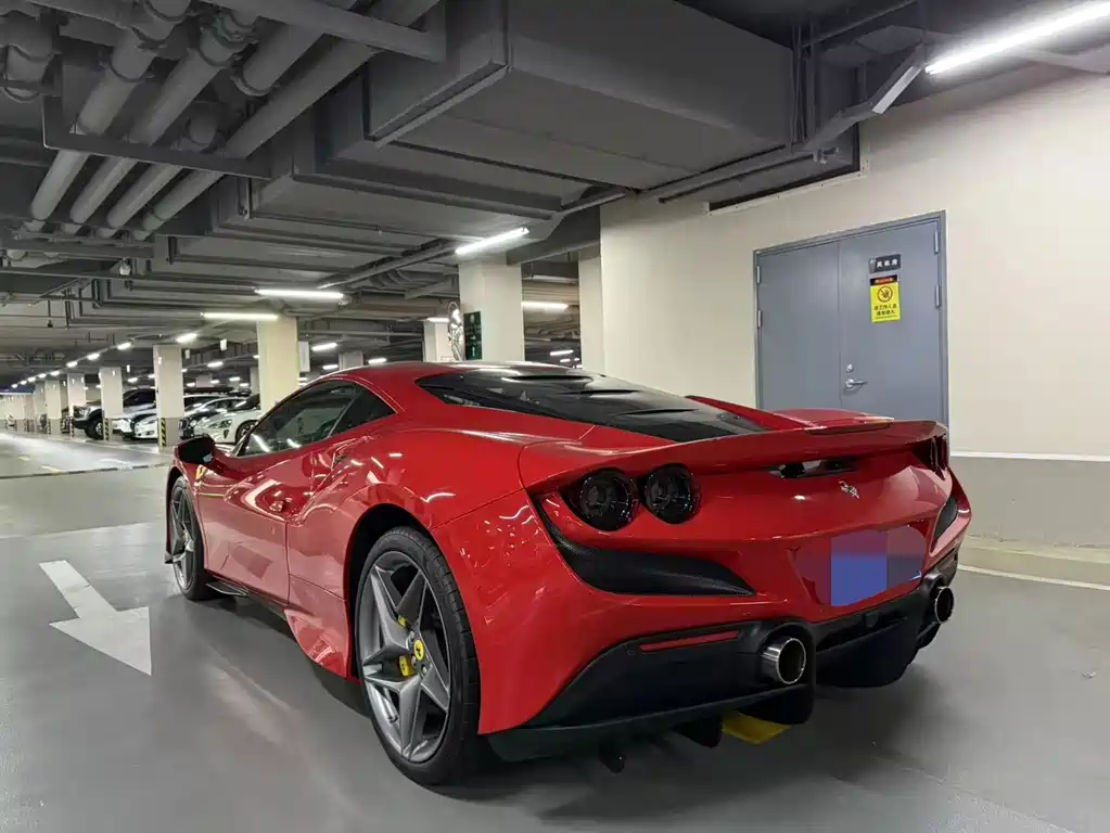 Ferrari F8 — миниатюра 3