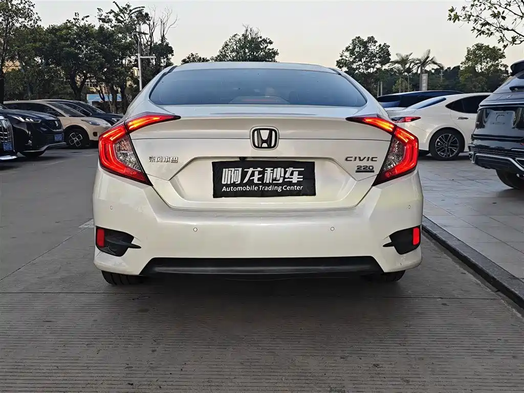 Honda Civic — миниатюра 8