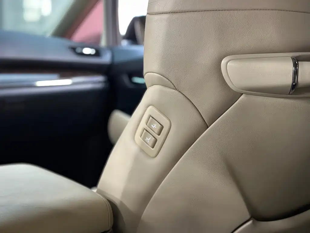 Toyota Alphard — миниатюра 21