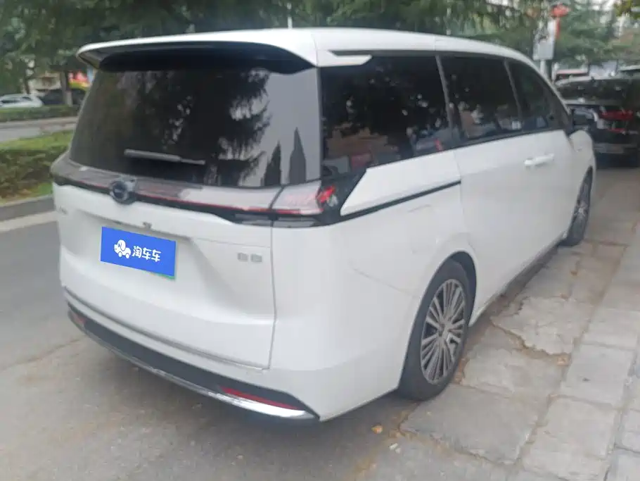 GAC Motor Trumpchi E8 PHEV — миниатюра 3