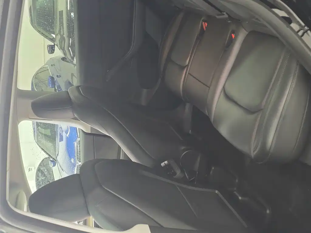 Tesla Model Y — миниатюра 5