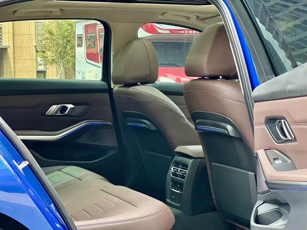 BMW 3 Series — миниатюра 13