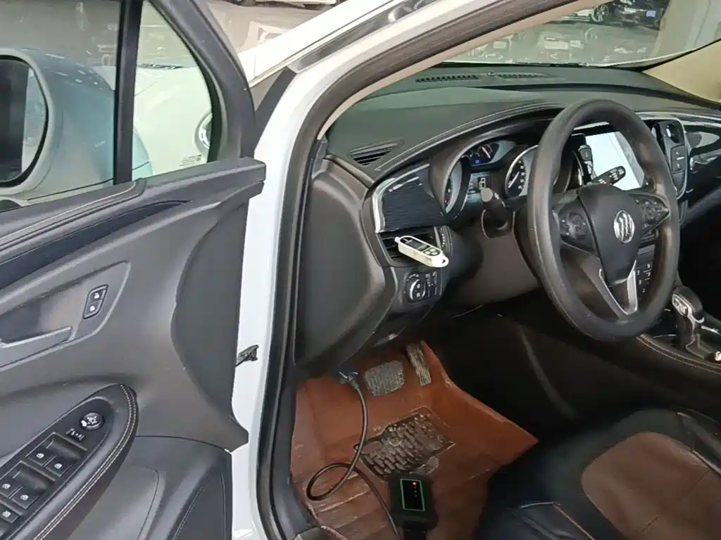 Buick Envision Plus — миниатюра 16