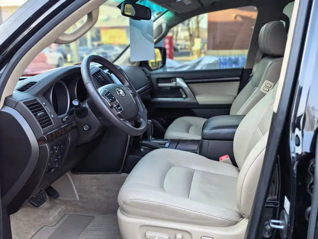 Toyota Land Cruiser 2010 4.7L AT VX