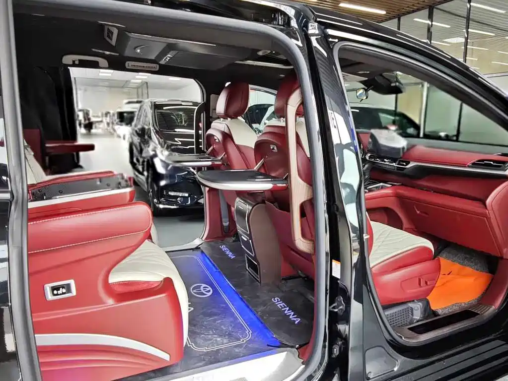 Toyota Sienna — миниатюра 11