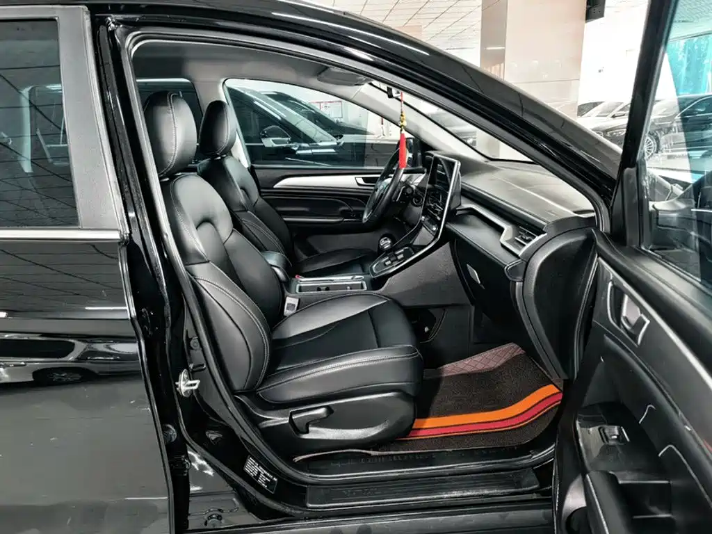 Haval M6 — миниатюра 12