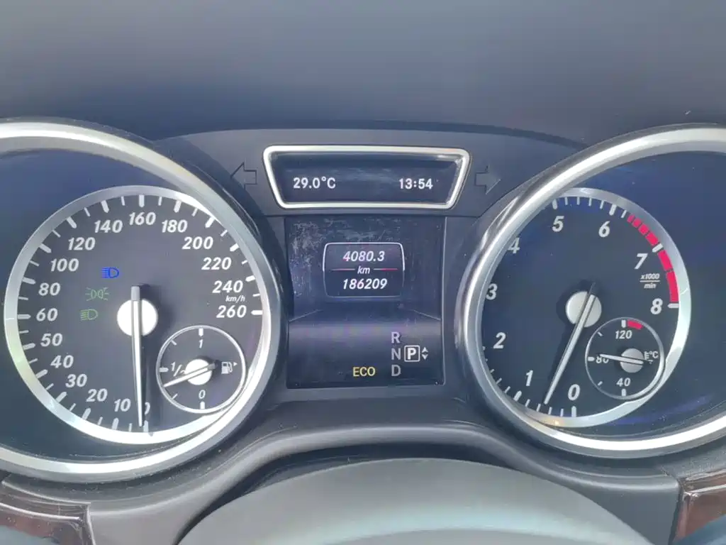 Mercedes-Benz M-Class — миниатюра 12