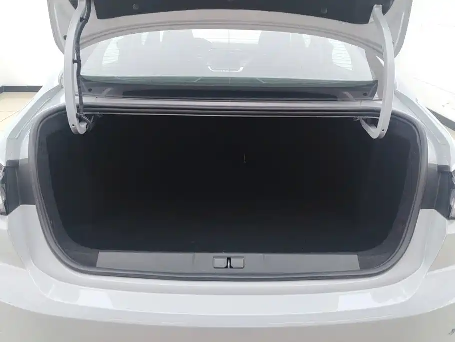 Peugeot 408 — миниатюра 4