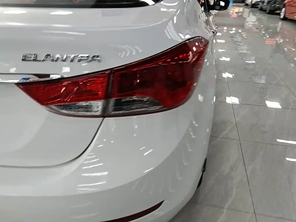 Hyundai Elantra Langdong — миниатюра 8