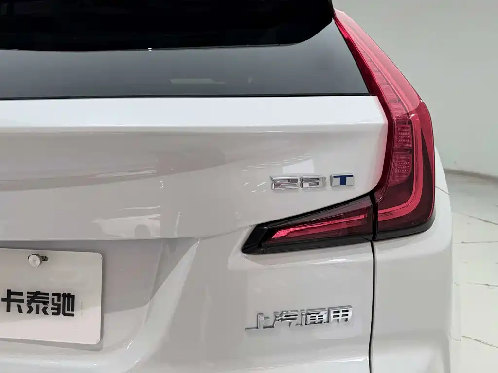 Cadillac XT4 — миниатюра 10