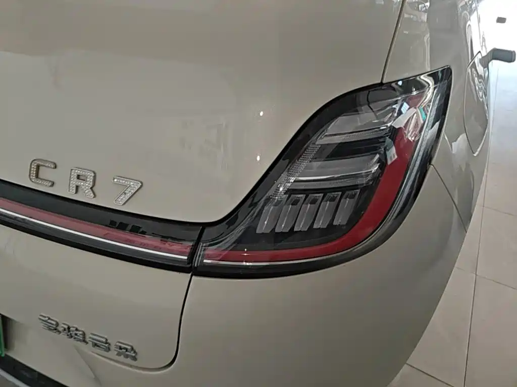 Baojun Yunduo — миниатюра 8