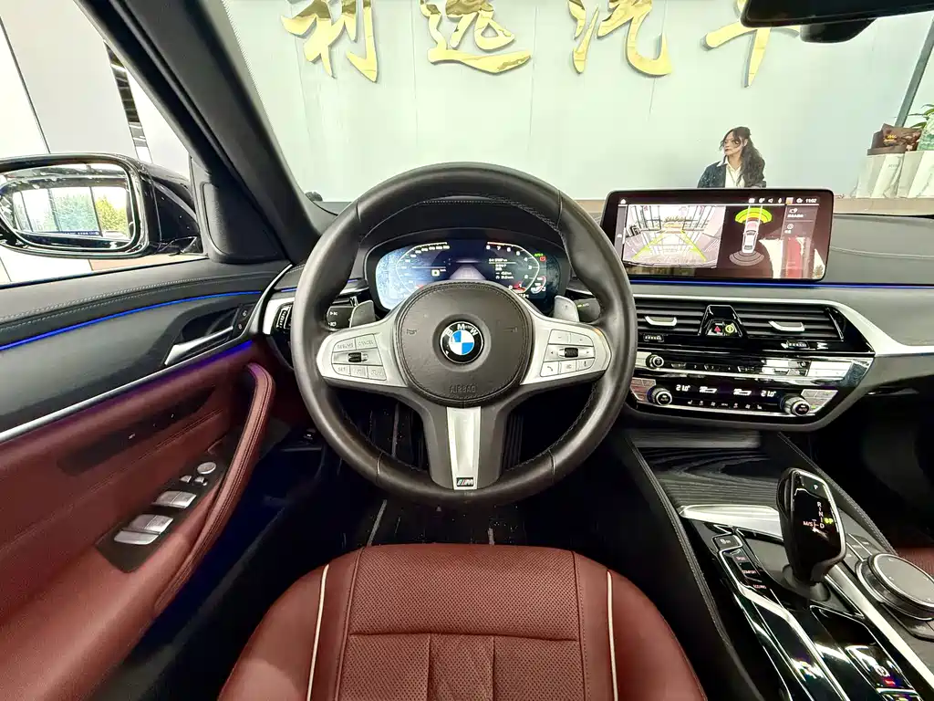 BMW 5 Series — миниатюра 8