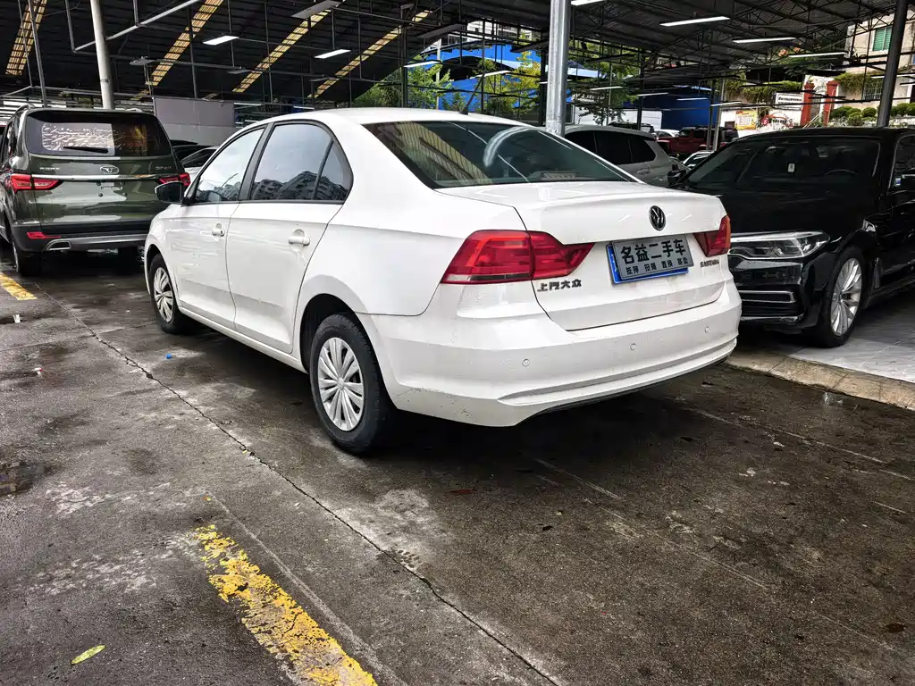 Volkswagen Santana — миниатюра 5