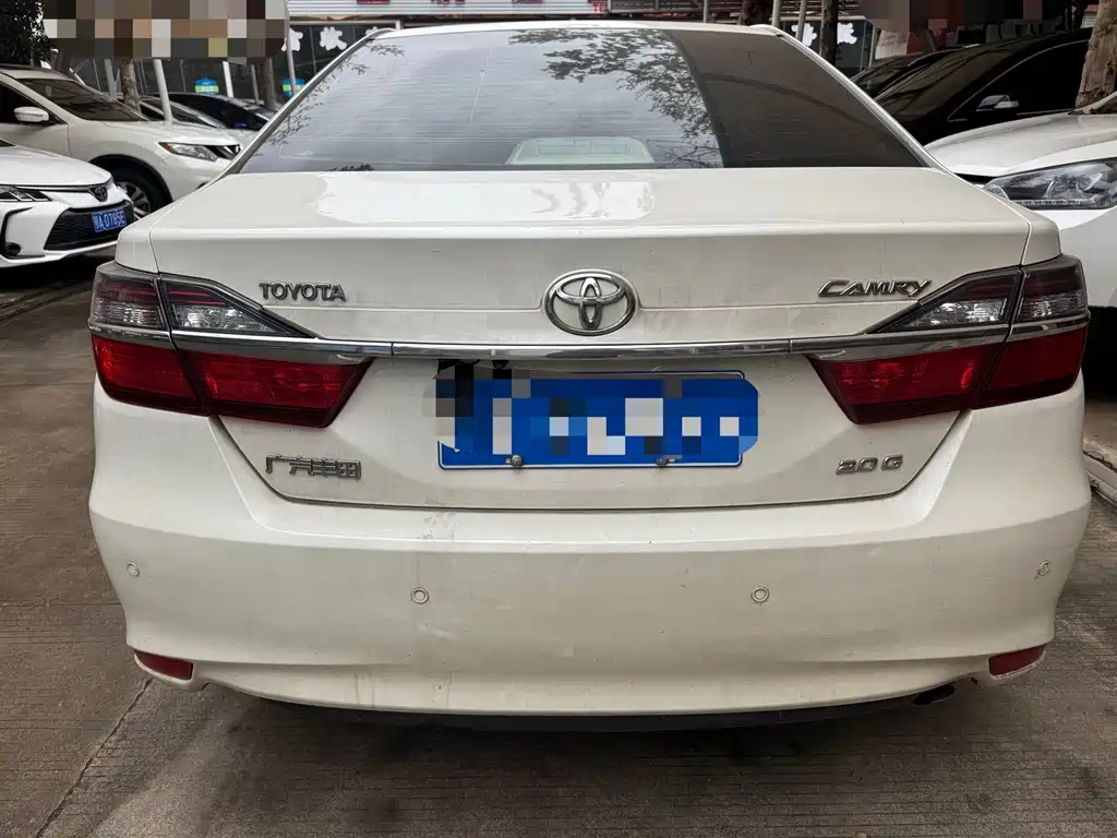 Toyota Camry — миниатюра 11