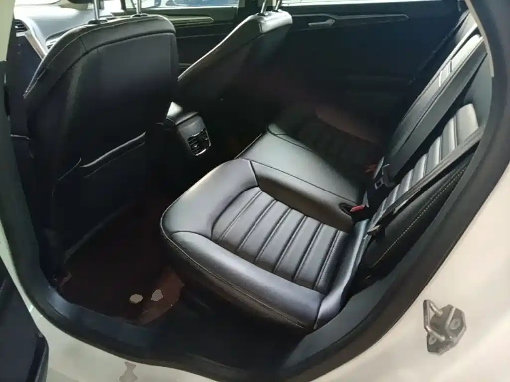 Ford Mondeo — миниатюра 17