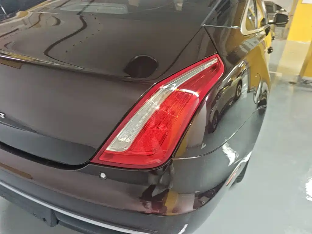 Jaguar XJ — миниатюра 8