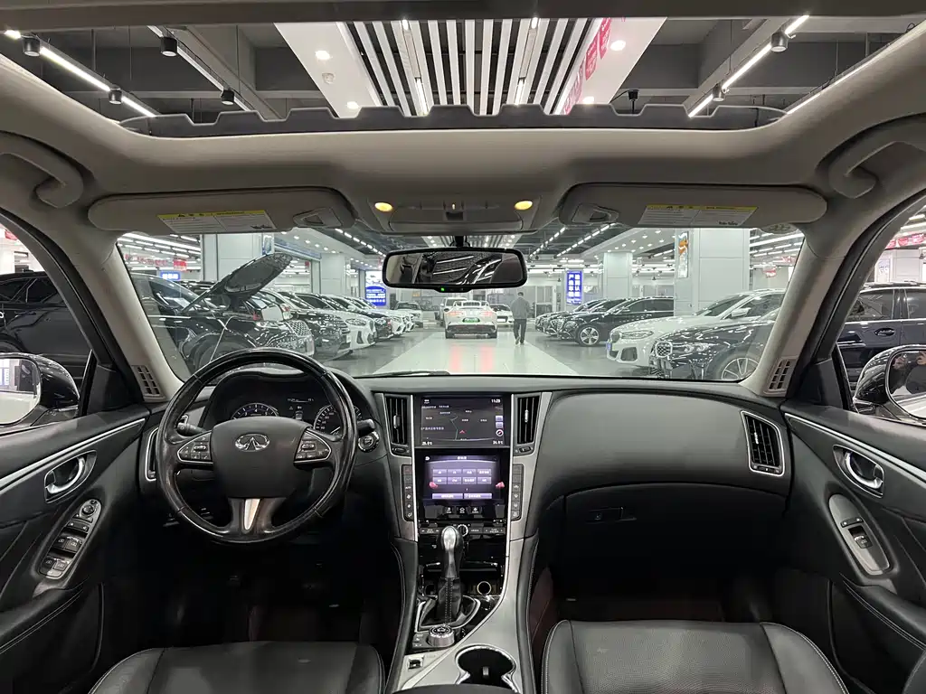 INFINITI Q50L