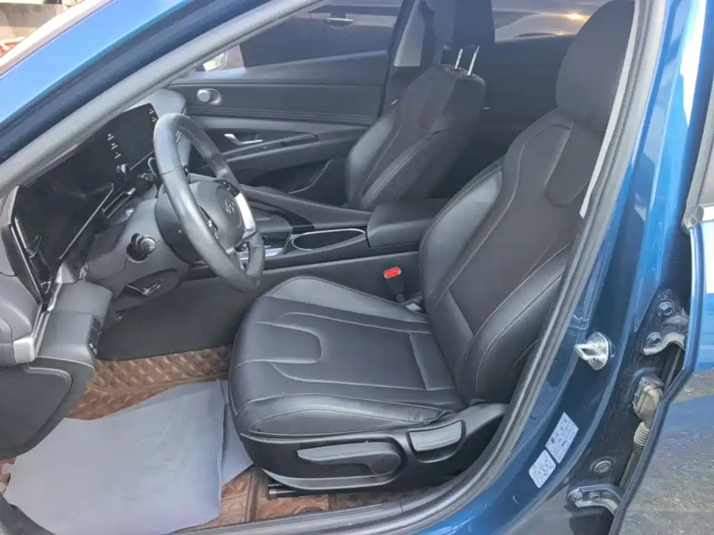Hyundai Elantra — миниатюра 15