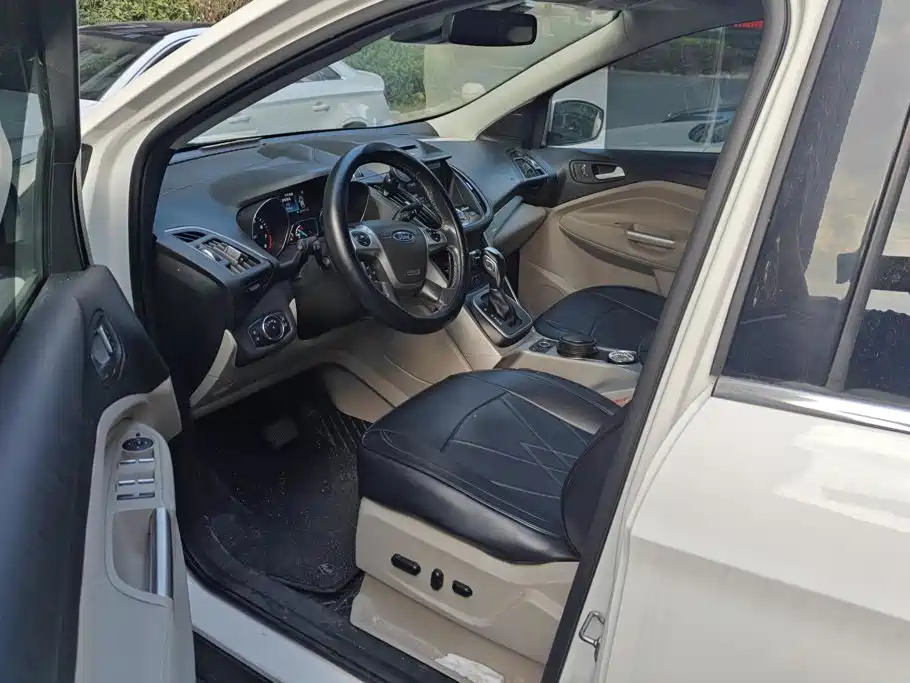 Ford Kuga — миниатюра 9