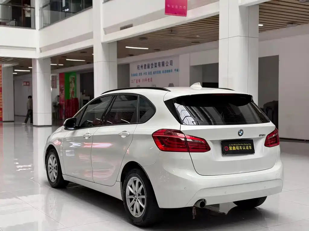 BMW 2 Series Active Tourer — миниатюра 7