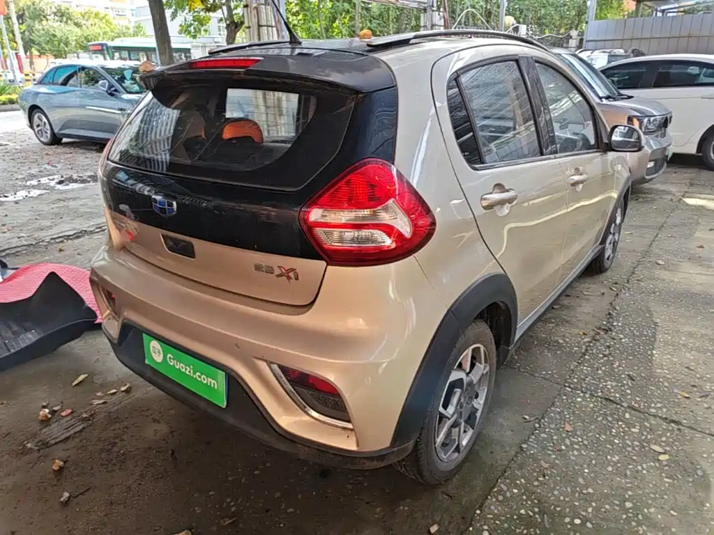 Geely Vision X1 — миниатюра 7
