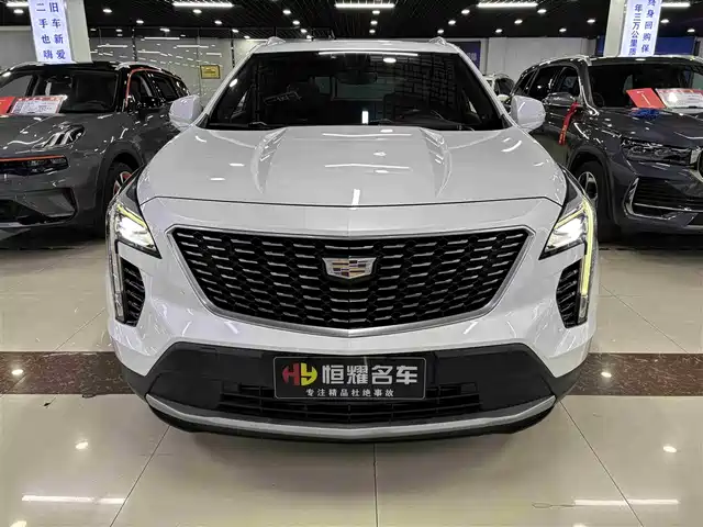 CADILLAC  XT4