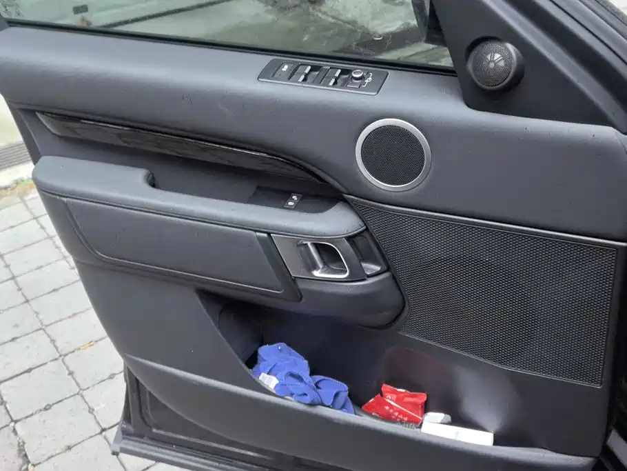 Land Rover Discovery — миниатюра 7