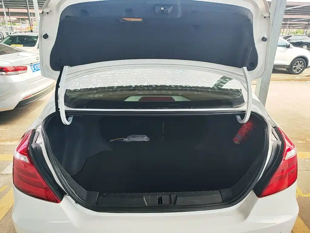 Geely Emgrand — миниатюра 19