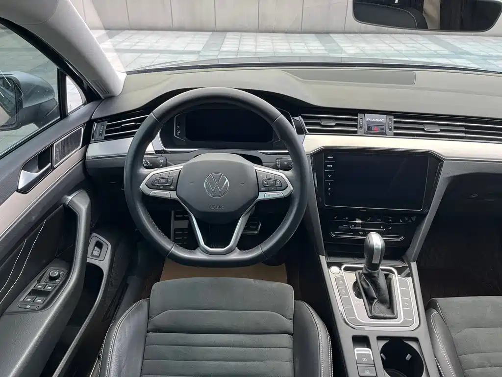Volkswagen Passat Variant 2021 2.0T