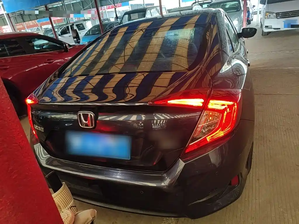 Honda Civic — миниатюра 6