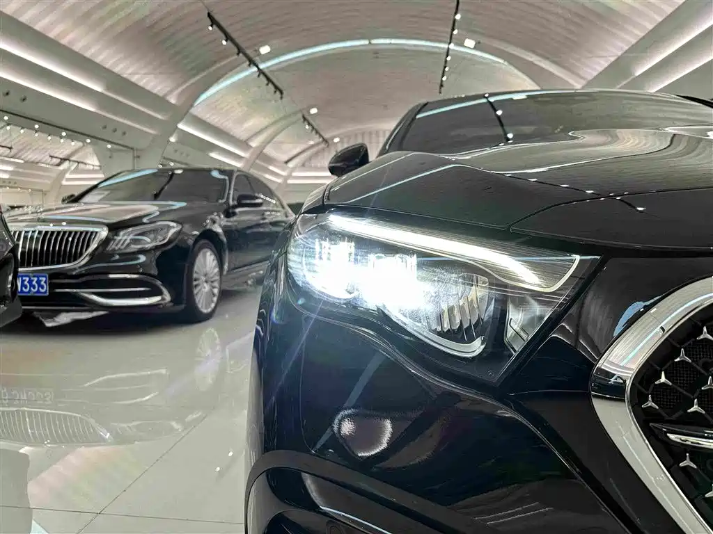 Mercedes-Benz E-Class — миниатюра 35