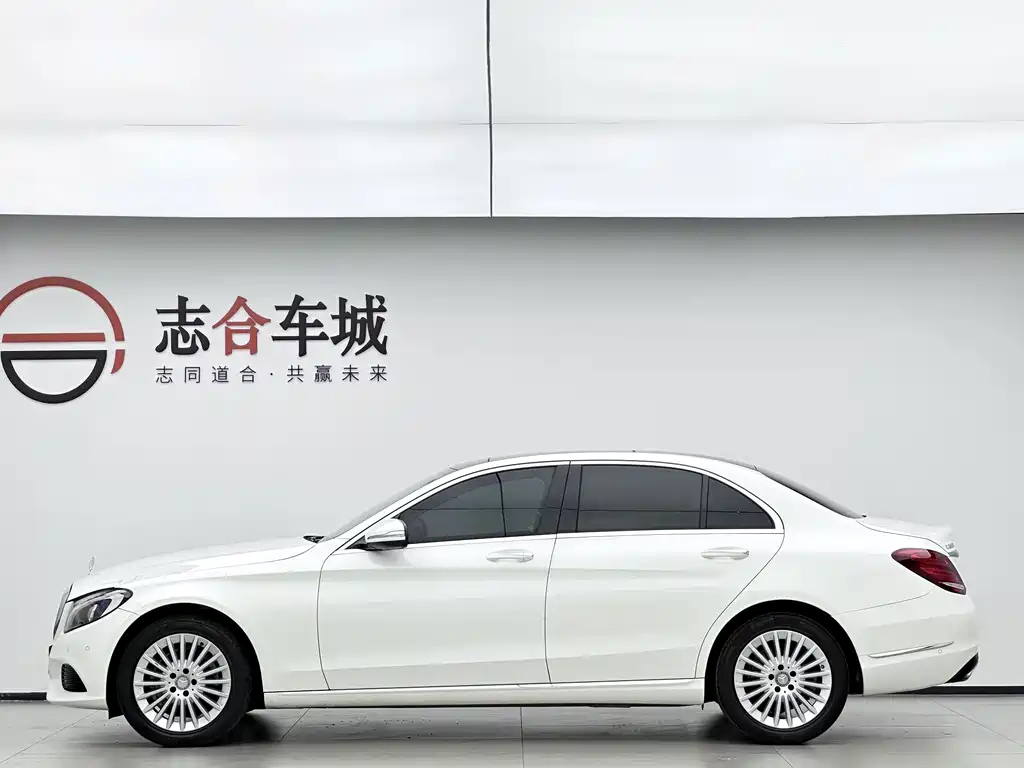 Mercedes-Benz C-Class — миниатюра 3